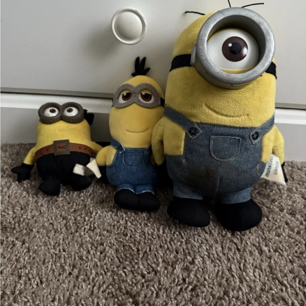 Despicable Me Minions Stuffed Animal Set - Yellow and Blue